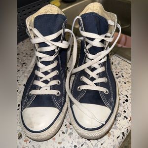 Women’s Navy High top converse